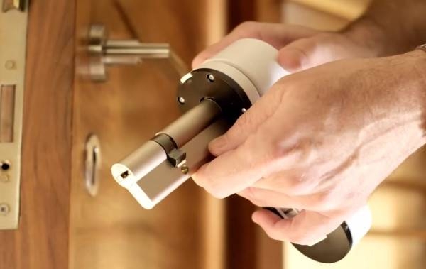 Installation porte blindée sur Marseille Aix Aubagne Martigues Toulon - manger a Marseille